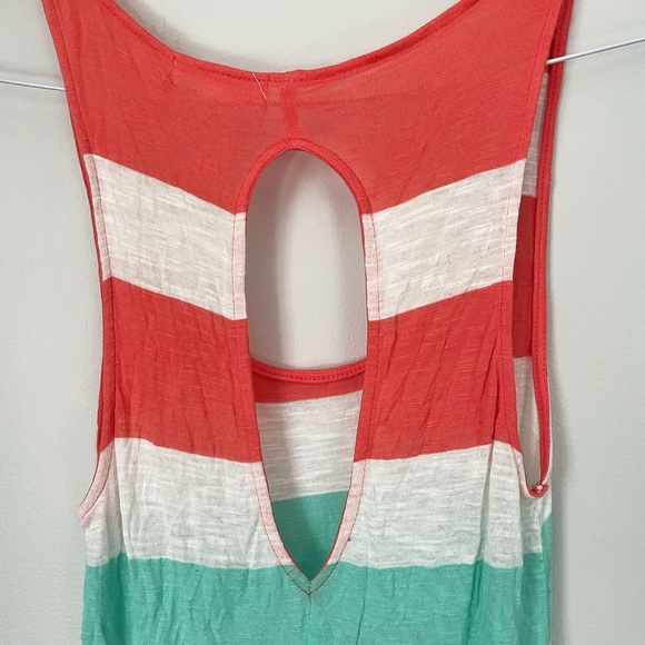 Striped Ambiance Apparel Tank. Size M. - Picture 3 of 5